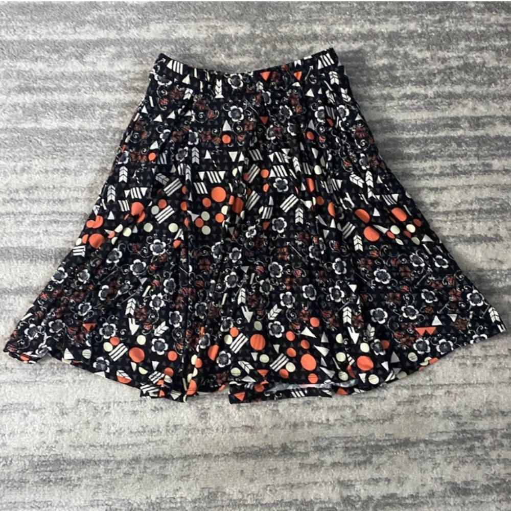 NWOT LuLaRoe Madison Skirt Small
